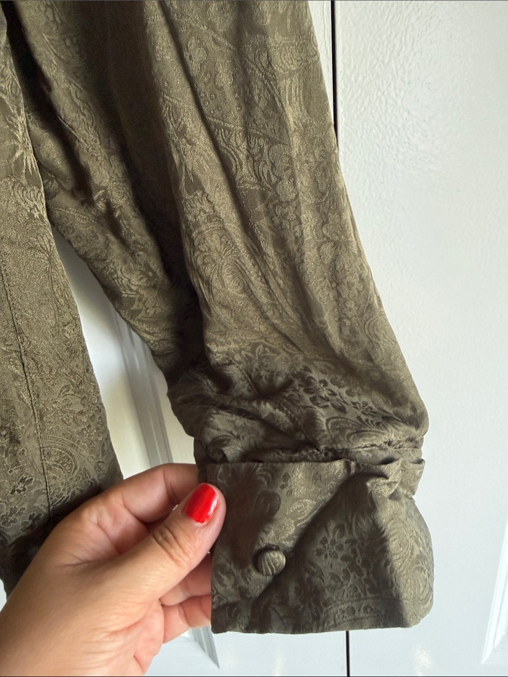 VTG Anna & Frank 100% Silk Olive Button-Front Jacquard Blouse, M, please read! - Picture 8 of 13
